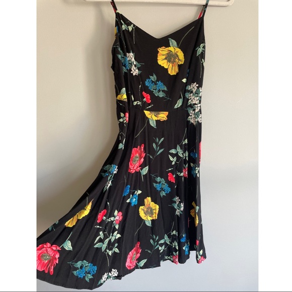 Floral Old Navy fit and flare dress - size medium - Picture 2 of 5